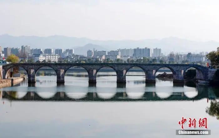 中新社短评：小城外交为何钟情安徽屯溪？